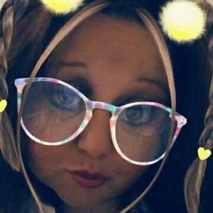 Meet your Posher, Monica